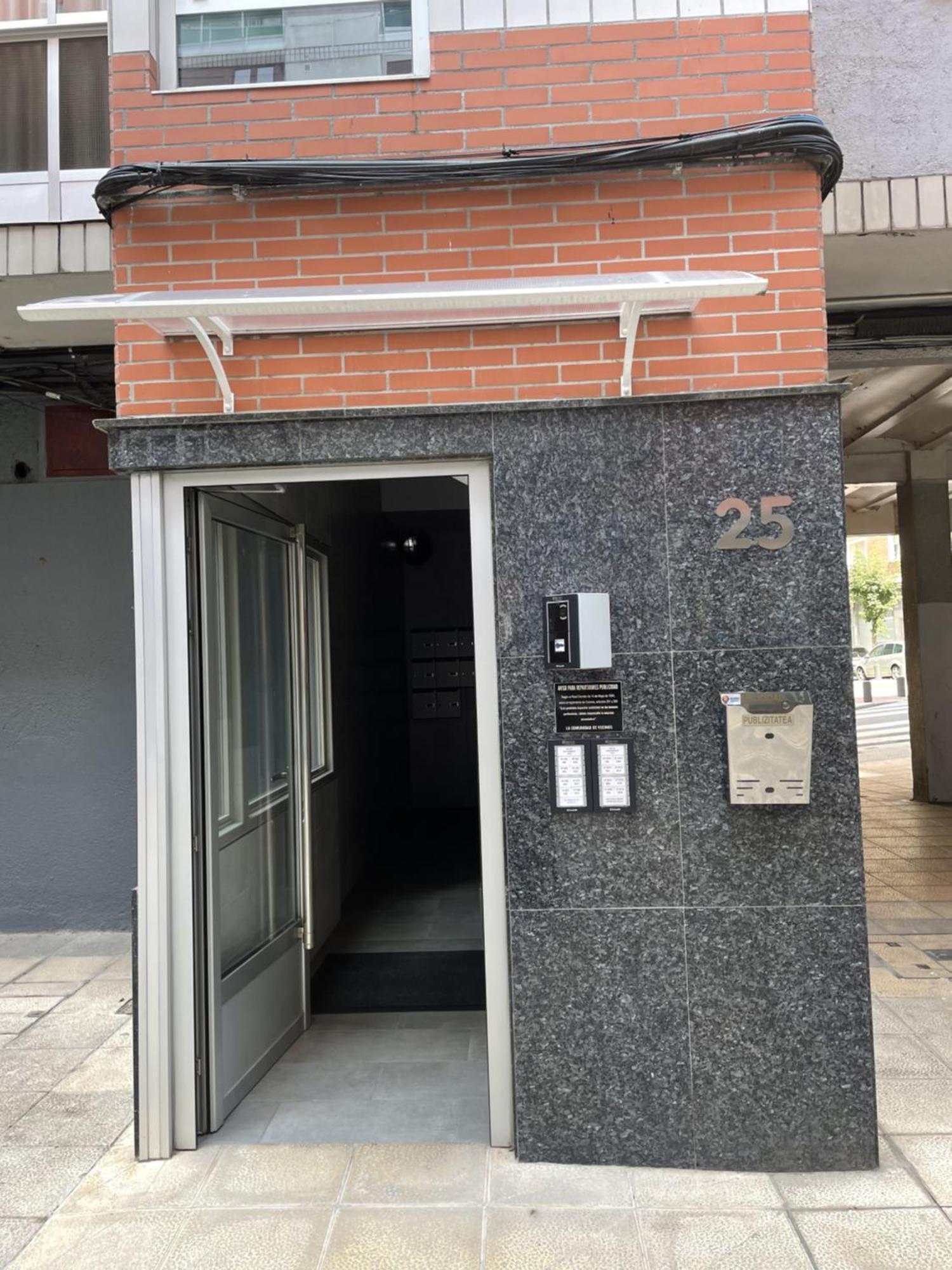 Moderno Apartamento Cerca Del Metro Bilbao Ngoại thất bức ảnh