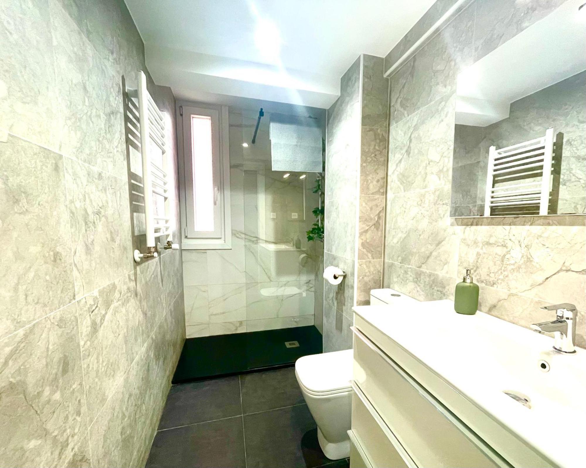 Moderno Apartamento Cerca Del Metro Bilbao Ngoại thất bức ảnh